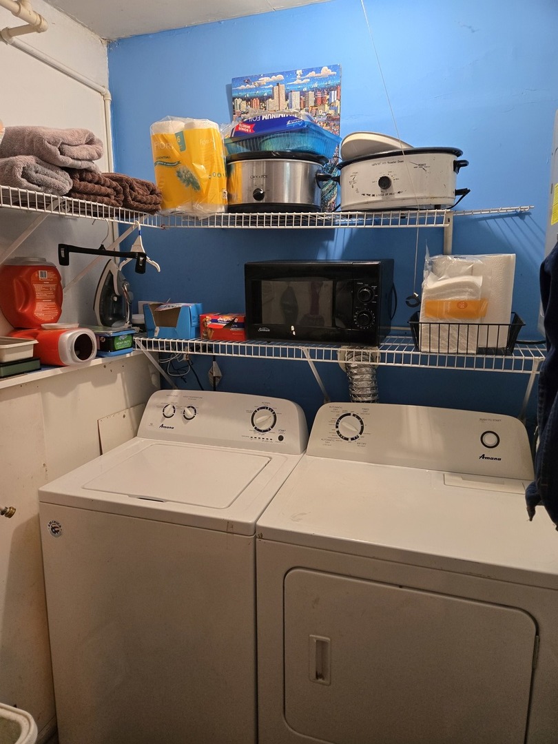 14932 Kedvale Avenue Midlothian, IL 60445 - Photo 13 of 17 a utility room with dryer and washer
