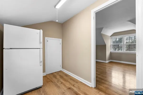 $1,900 | 182 Woodland Avenue, Unit 2, Verona, NJ 07044