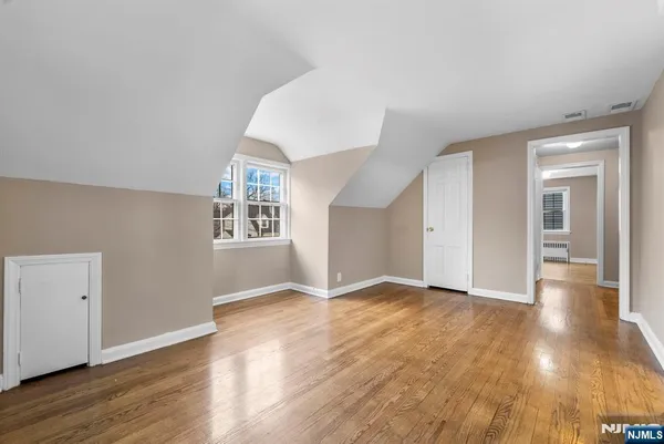 $1,900 | 182 Woodland Avenue, Unit 2, Verona, NJ 07044