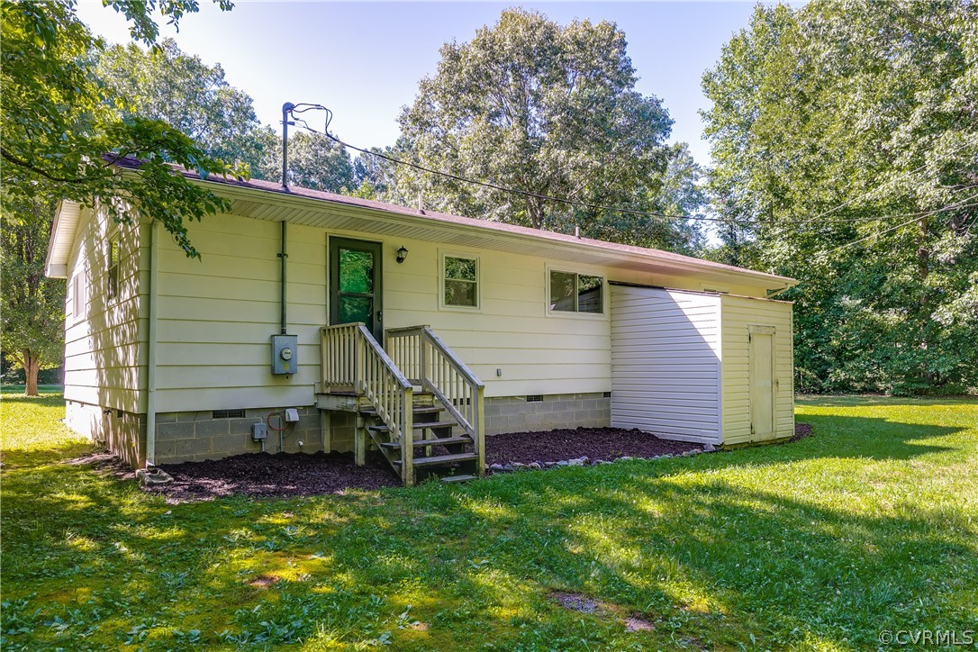 4601 Powhatan Lakes Road Powhatan, VA 23139 - Photo 14 of 15 The backyard creates the perfect PRIVATE OASIS tuc