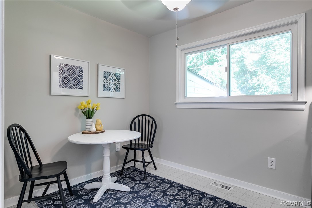 4601 Powhatan Lakes Road Powhatan, VA 23139 - Photo 6 of 15 The Eat-In area is the PERFECT spot to enjoy a nic