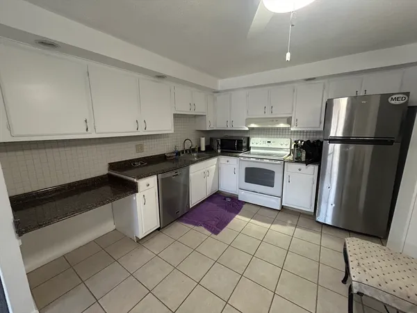 $2,000 | 89 Pleasant Street, Unit C, Medfield, MA 02052