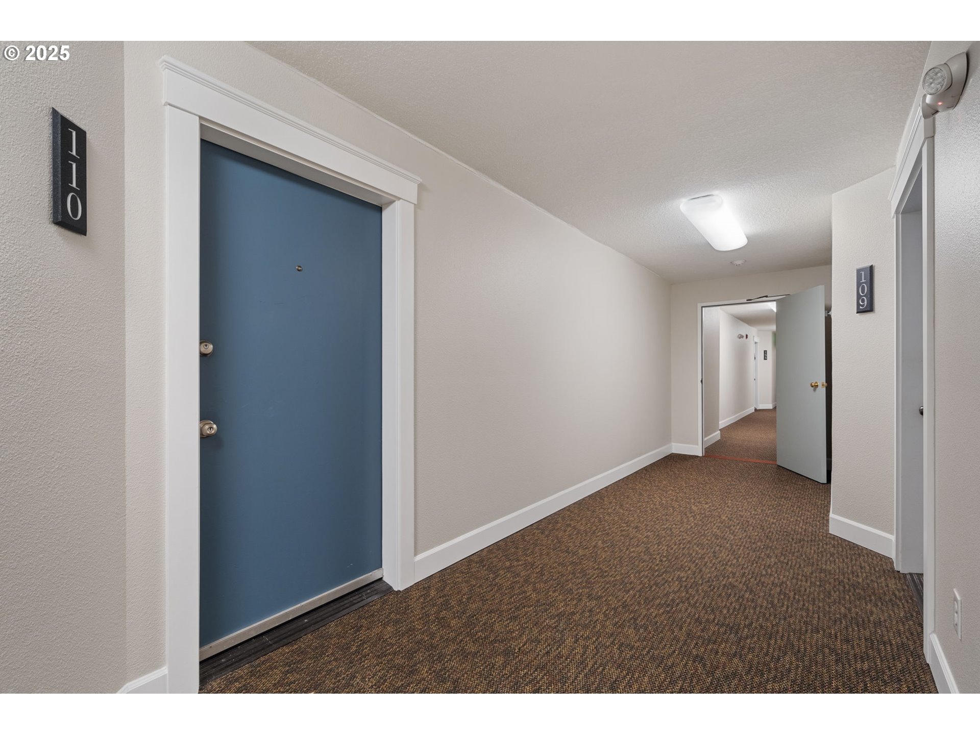 8720 Southwest Tualatin Road, Unit 110 Tualatin, OR 97062 - Photo 2 of 19