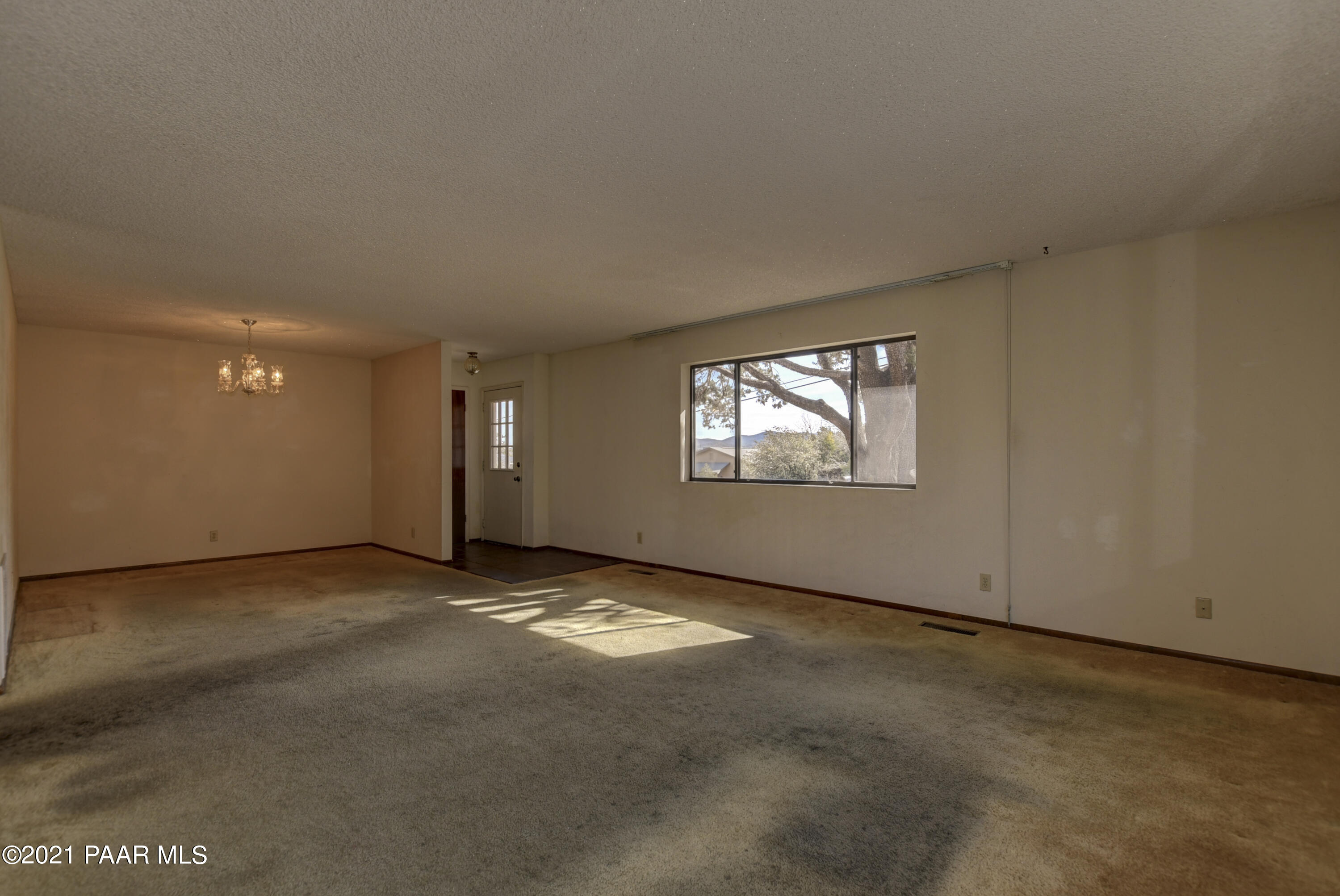 2016 Forest Hills Road Prescott, AZ 86303 - Photo 14 of 30 Living Room Main Entry