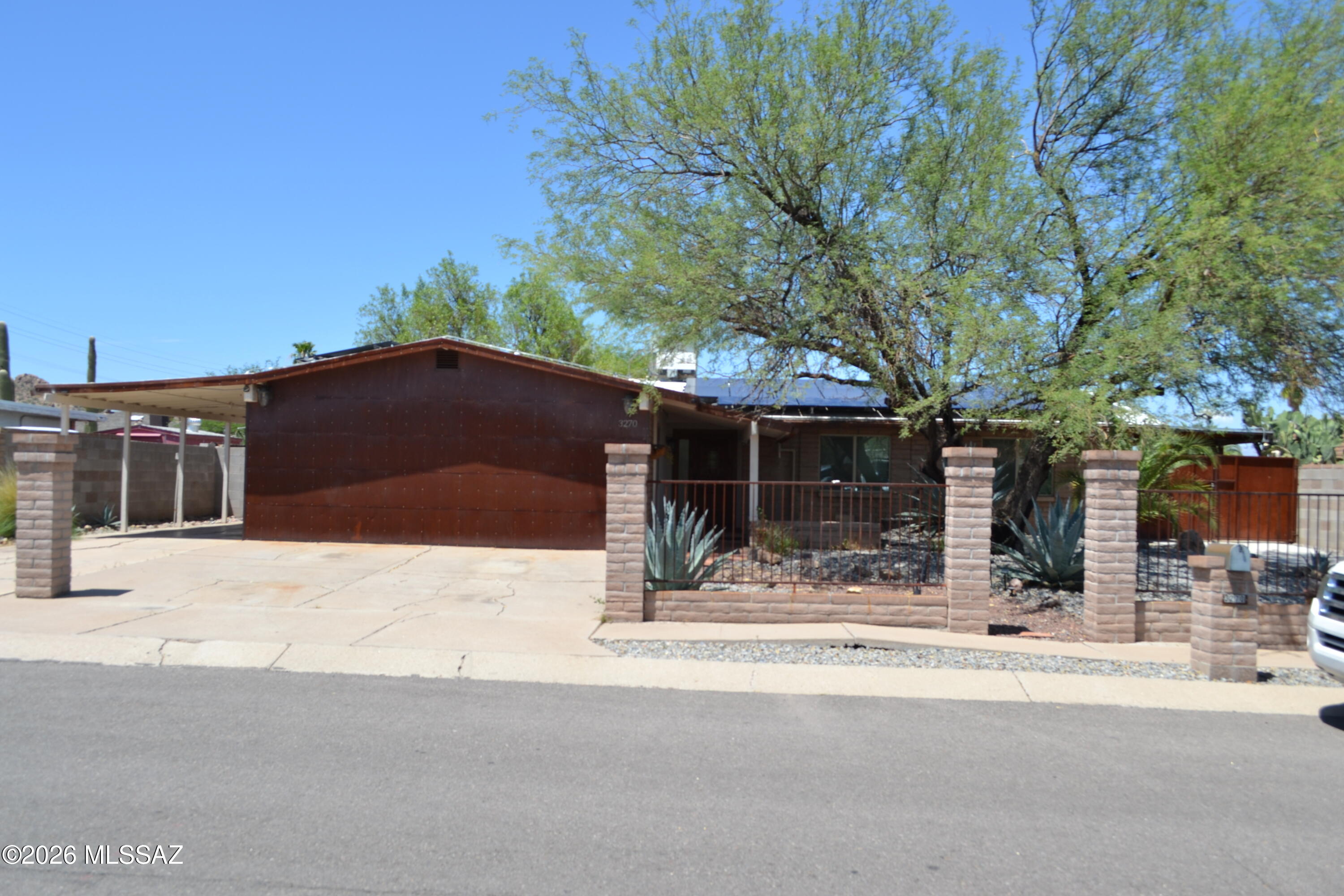 3270 West Capistrano Road Tucson, AZ 85746 - Photo 1 of 34 DSC_0037