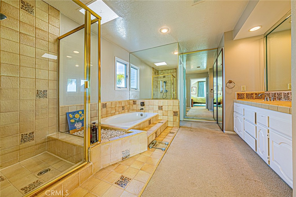 22138 Rim Fire Lane Diamond Bar, CA 91765 - Photo 26 of 61 Primary bathroom