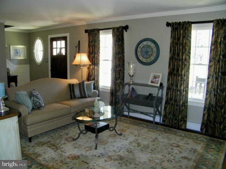 1684 Dillon Road Maple Glen, PA 19002 - Photo 9 of 25 Living Room