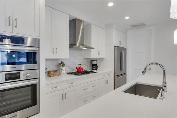 $1,599,000 | 1135 3rd Avenue South, Unit 403, Naples, FL 34102