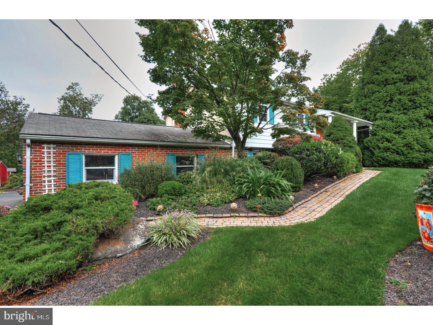 909 Ridge Road Telford, PA 18969 - Photo 2 of 25 Exterior Front