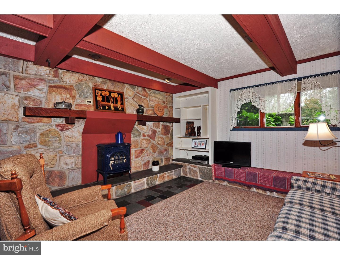 909 Ridge Road Telford, PA 18969 - Photo 20 of 25 Family Room