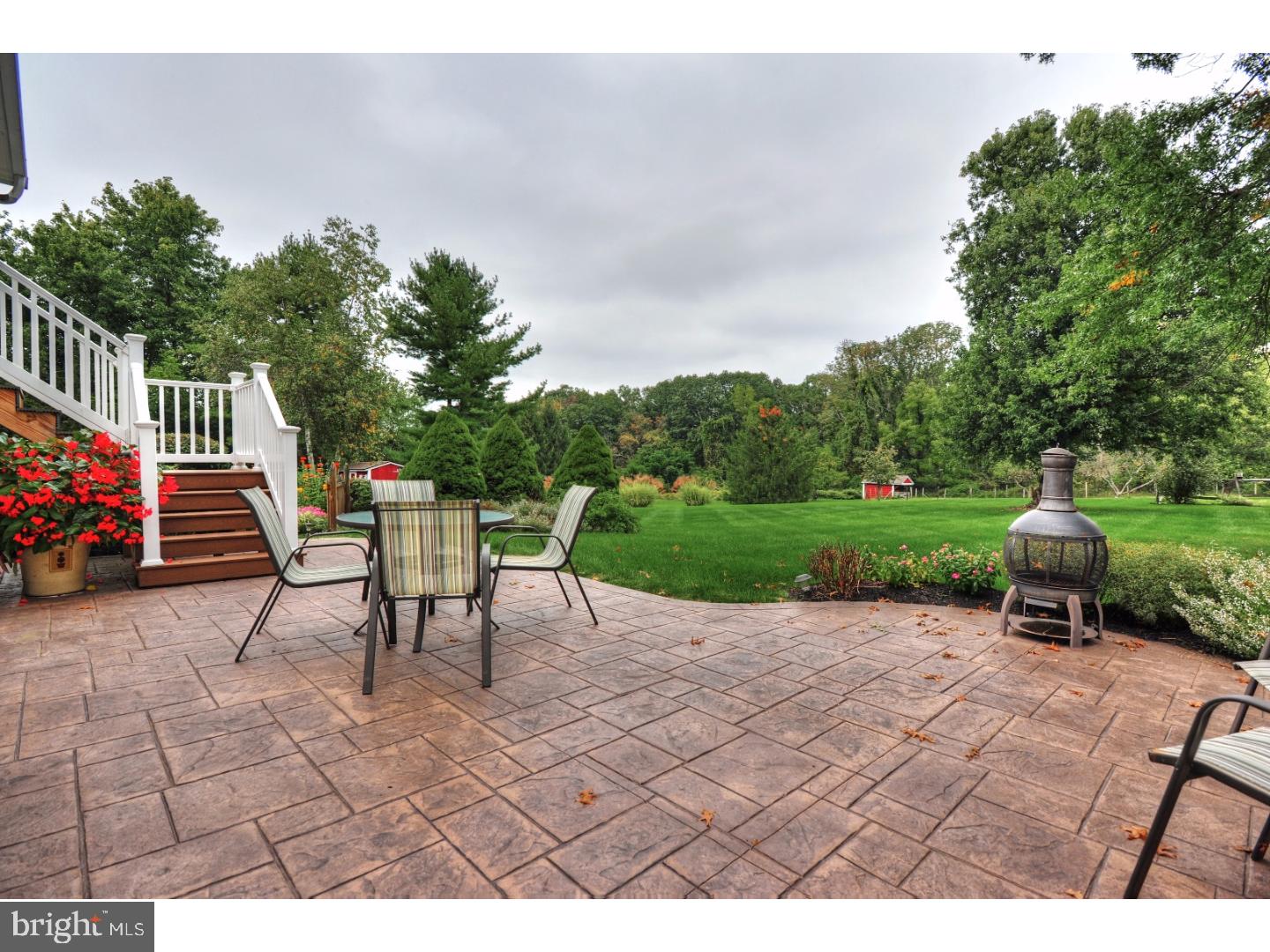 909 Ridge Road Telford, PA 18969 - Photo 4 of 25 Patio