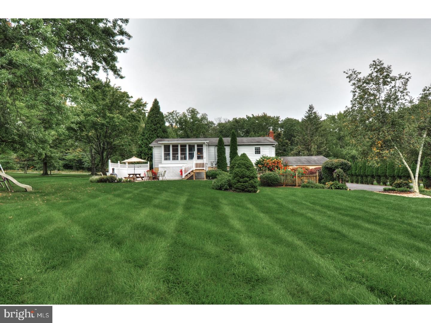 909 Ridge Road Telford, PA 18969 - Photo 6 of 25 Exterior Back