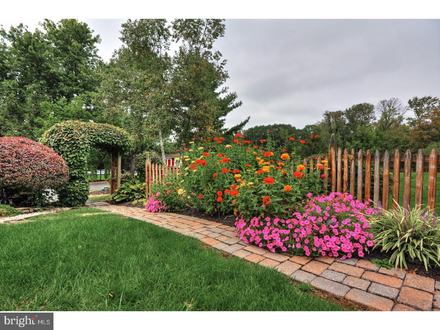 909 Ridge Road Telford, PA 18969 - Photo 7 of 25 Garden