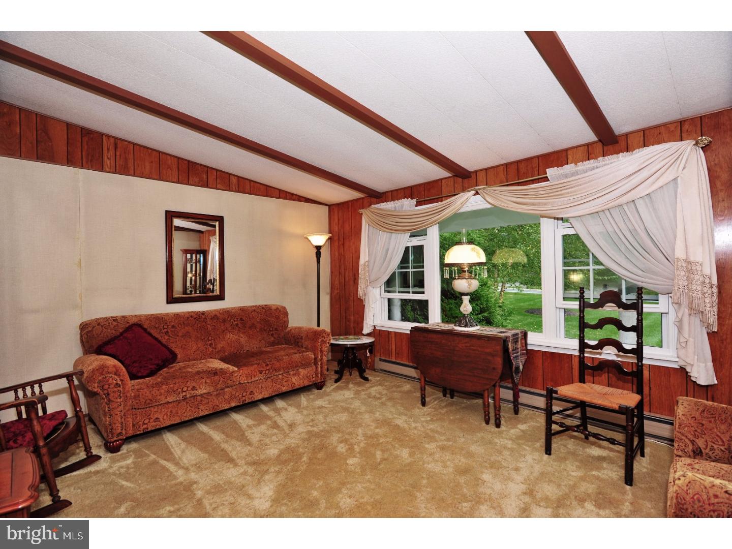 909 Ridge Road Telford, PA 18969 - Photo 8 of 25 Living Room