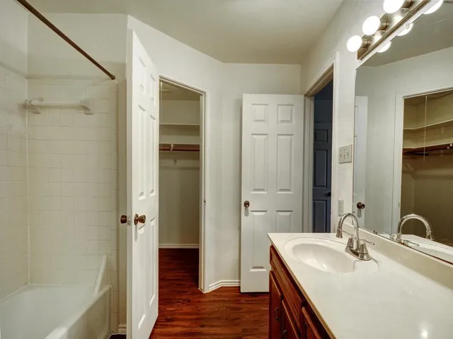 $2,100 | 6521 Hart Lane, Austin, TX 78731