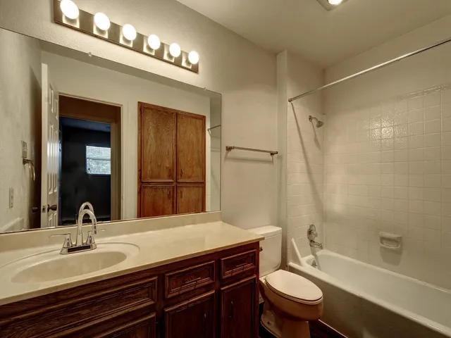 $2,100 | 6521 Hart Lane, Austin, TX 78731