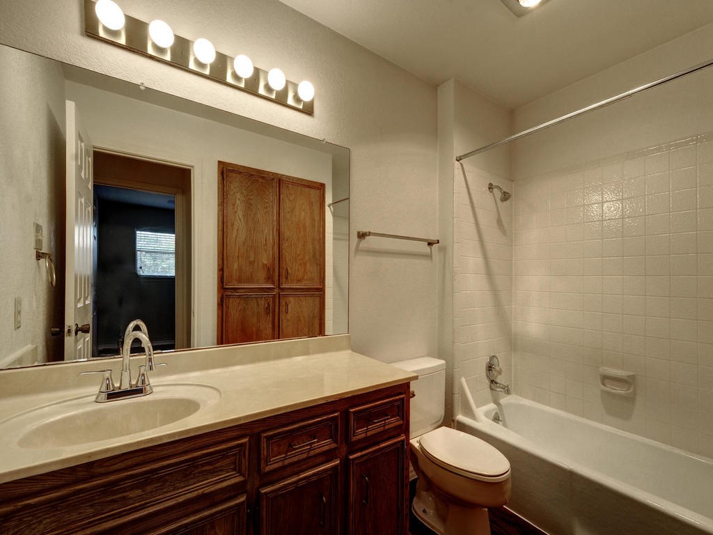 6521 Hart Lane Austin, TX 78731 - Photo 17 of 19