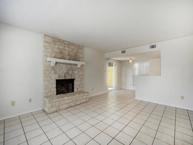 $2,100 | 6521 Hart Lane, Austin, TX 78731