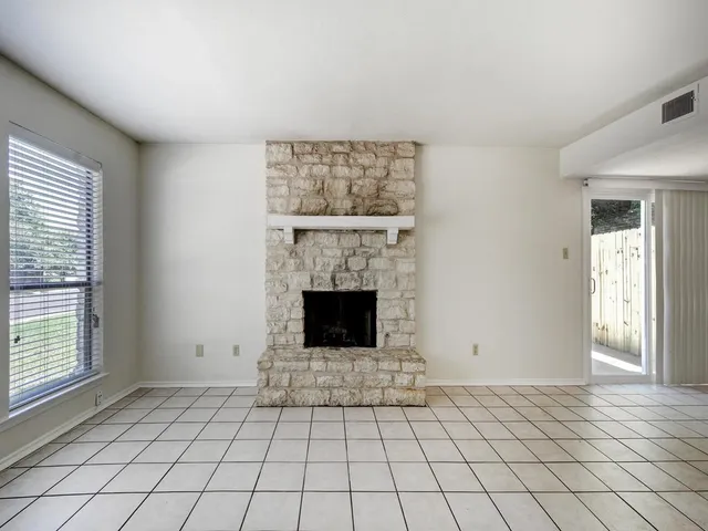 $2,100 | 6521 Hart Lane, Austin, TX 78731