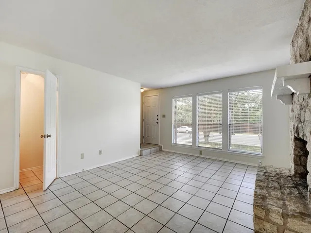 $2,100 | 6521 Hart Lane, Austin, TX 78731