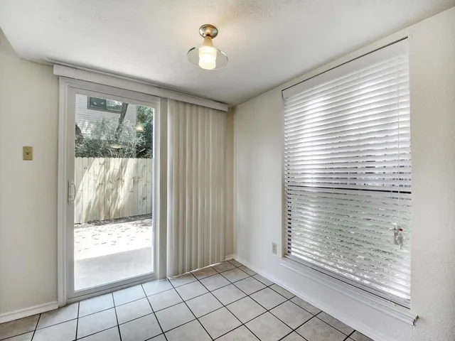 $2,100 | 6521 Hart Lane, Austin, TX 78731