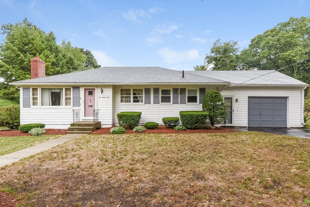 10 Roundy Road Lynnfield, MA 01940 - Photo 1 of 28 Gallery Image 1