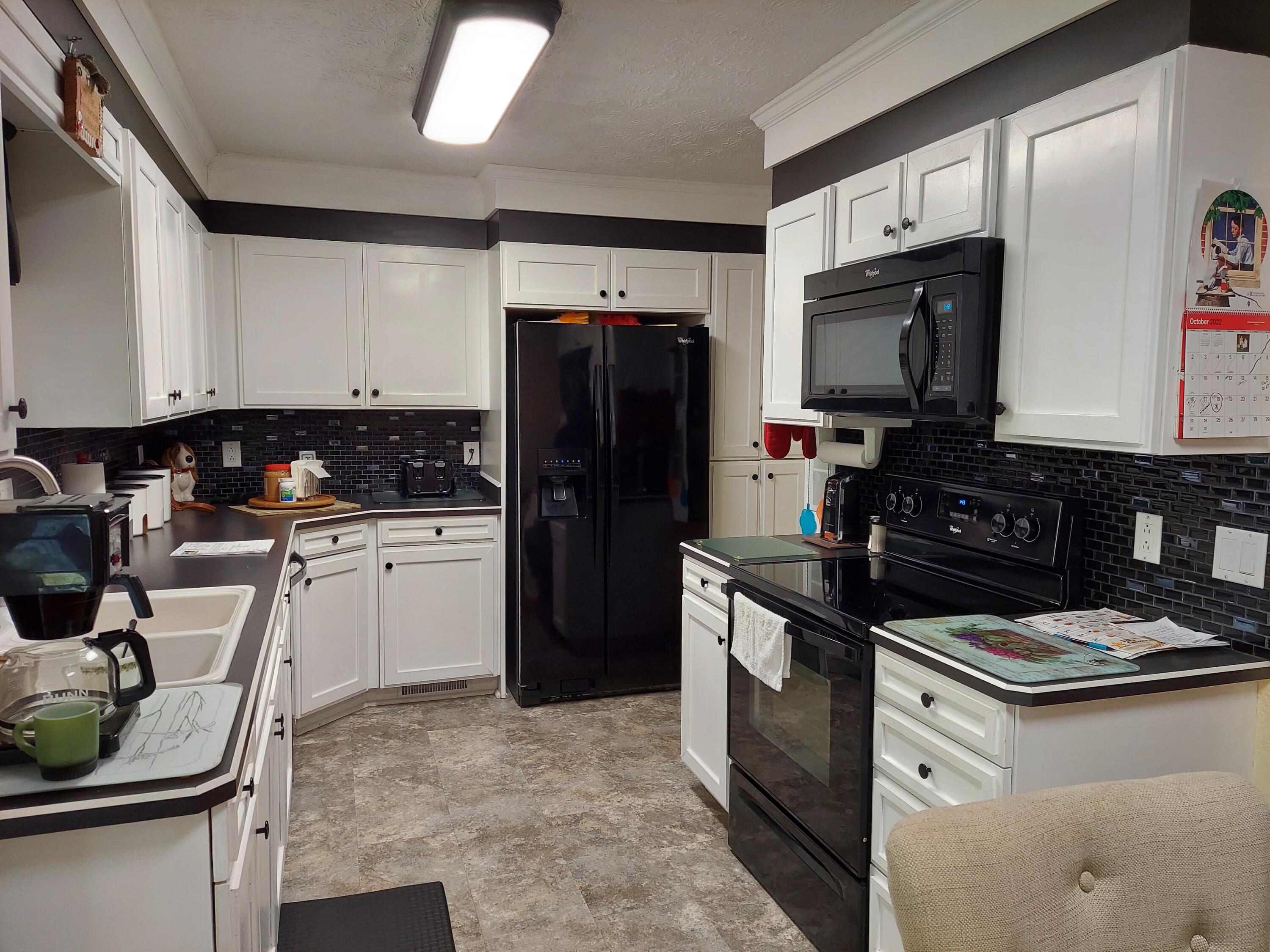 116 Journey's End Road Elizabethton, TN 37643 - Photo 18 of 42 20221007_134248