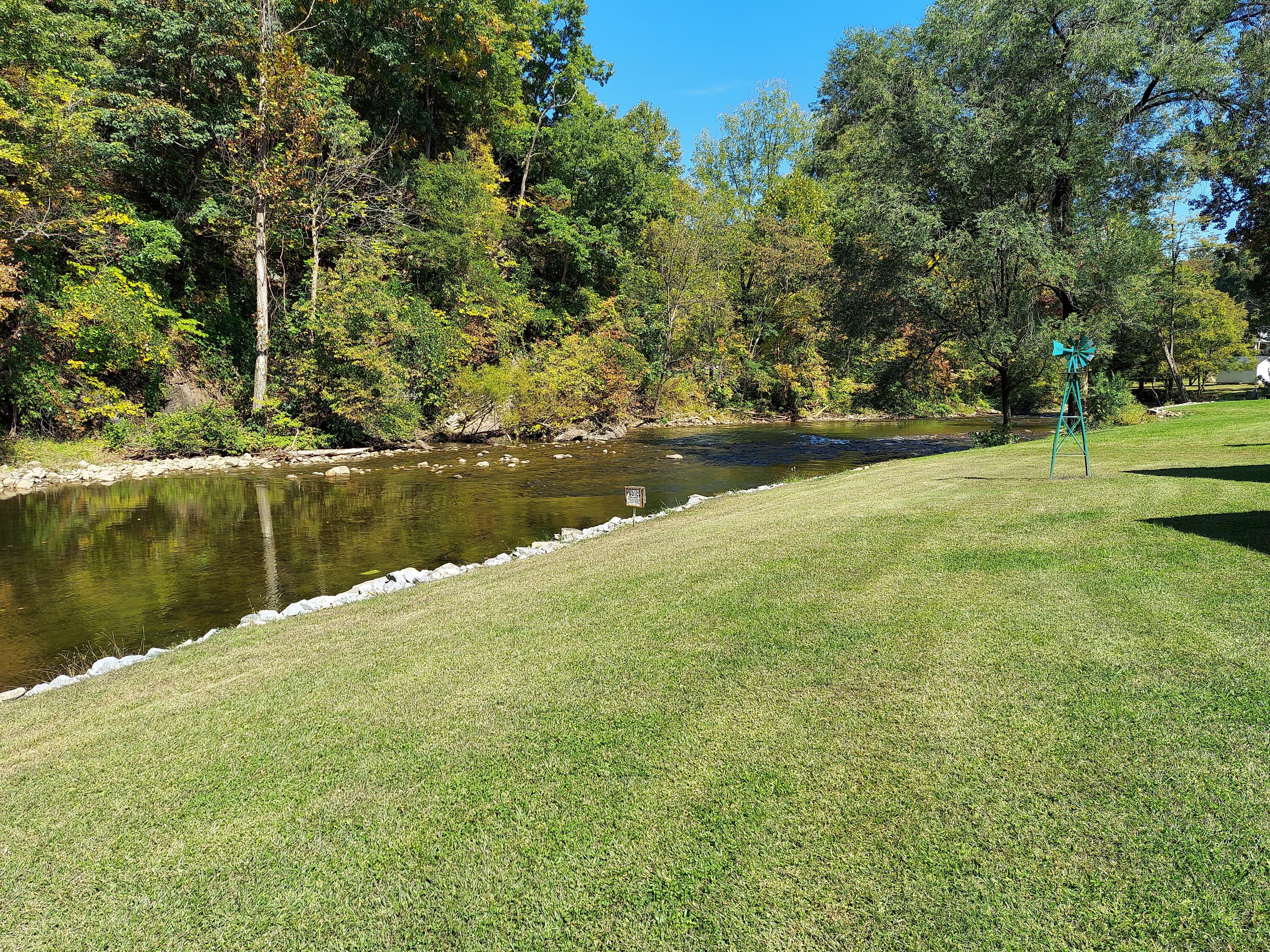 116 Journey's End Road Elizabethton, TN 37643 - Photo 3 of 42 20221007_133647