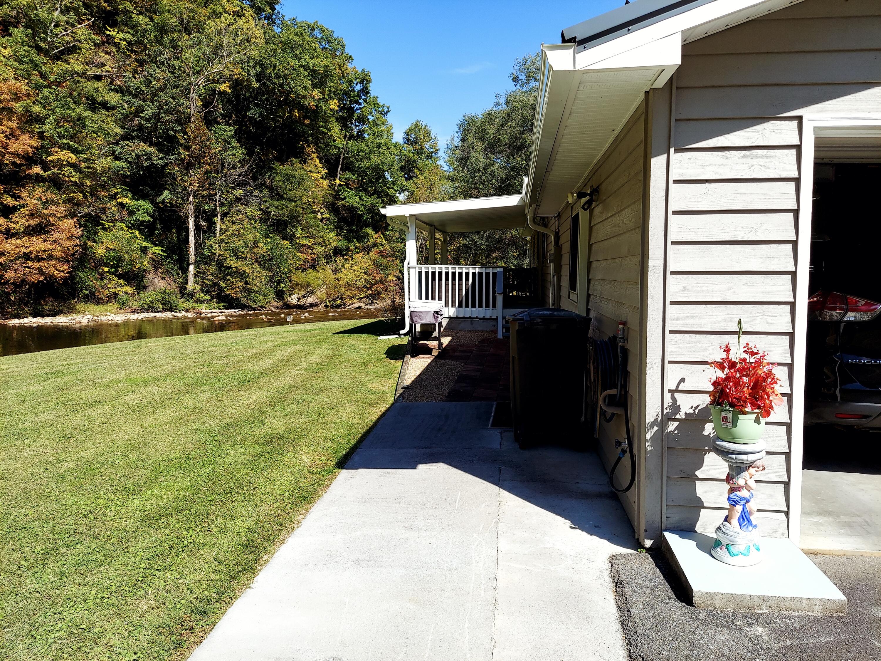 116 Journey's End Road Elizabethton, TN 37643 - Photo 39 of 42 20221007_133456_01