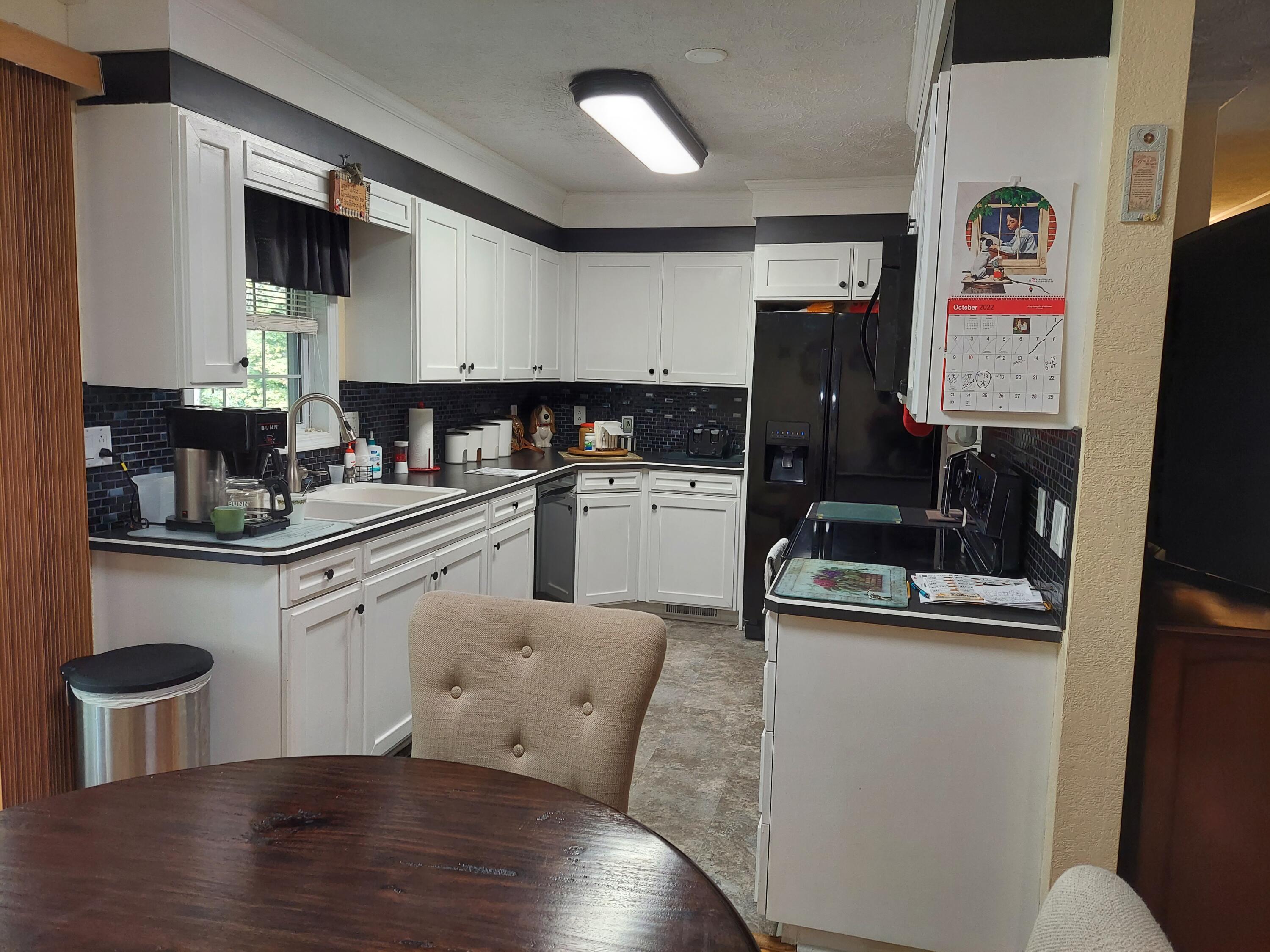116 Journey's End Road Elizabethton, TN 37643 - Photo 5 of 42 20221007_134136