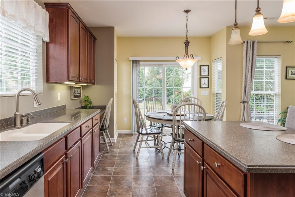 3716 Lexham Court High Point, NC 27265 - Photo 11 of 43 Gallery Image 11