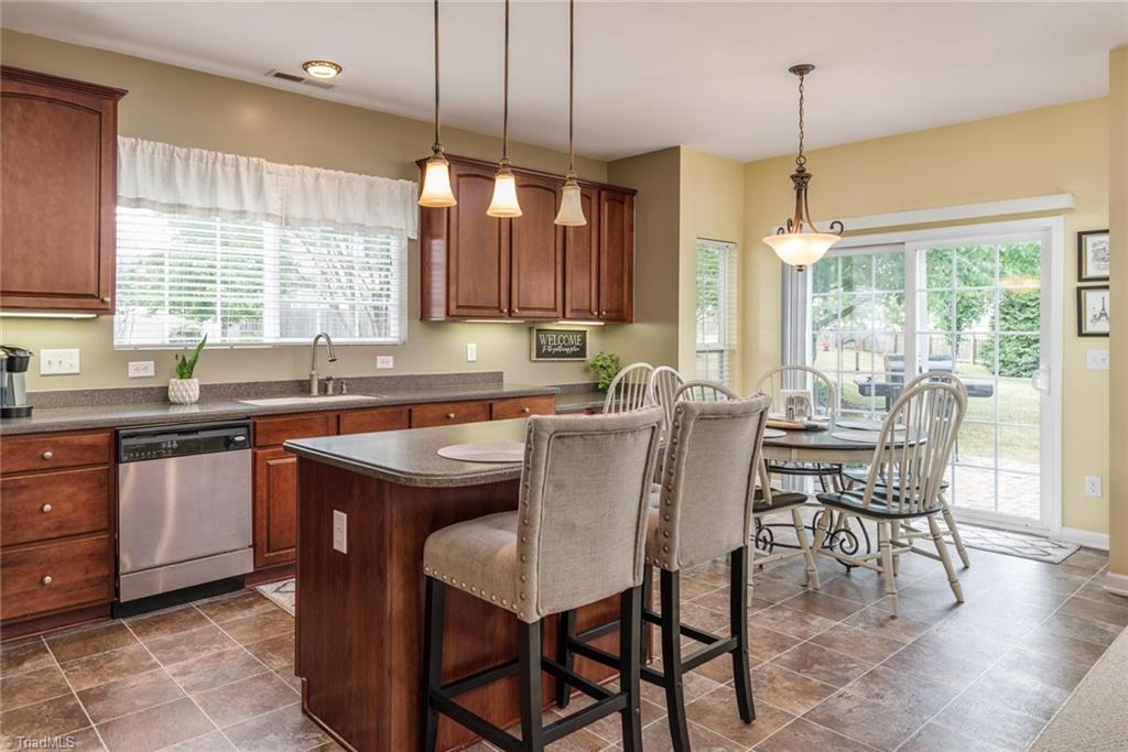 3716 Lexham Court High Point, NC 27265 - Photo 10 of 43 Gallery Image 10