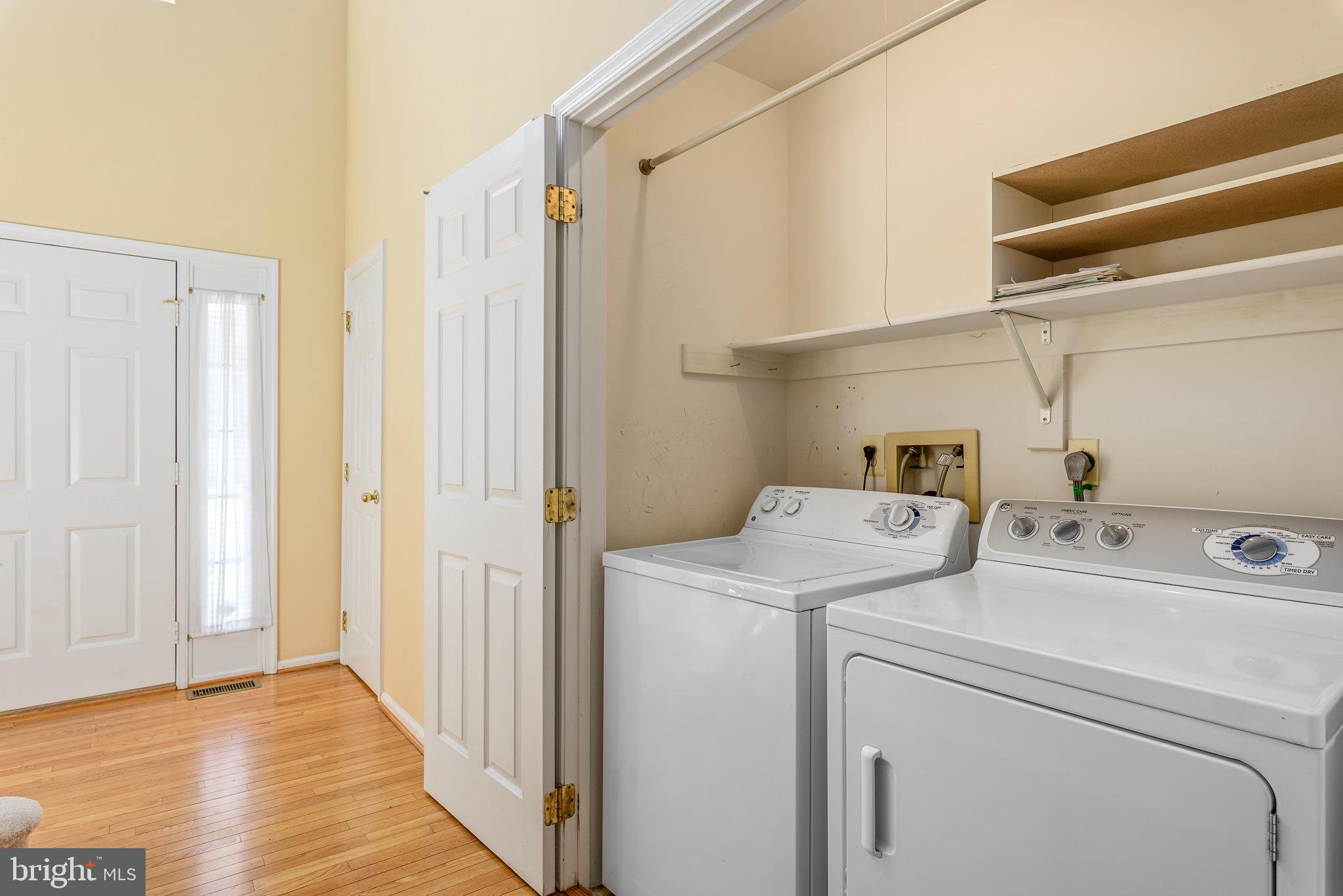 46490 Cedarhurst Drive Sterling, VA 20165 - Photo 19 of 37 Hall, Laundry