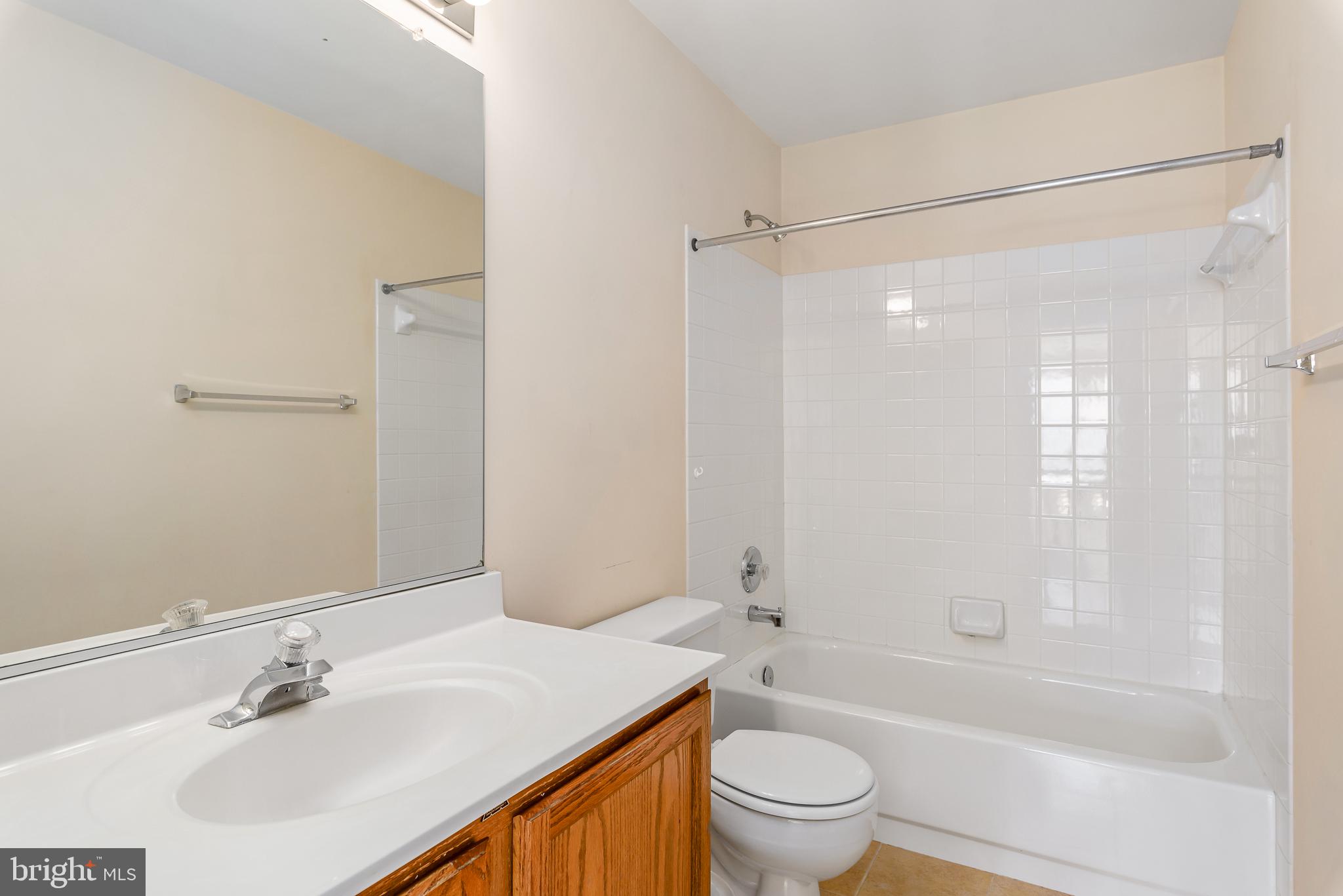 46490 Cedarhurst Drive Sterling, VA 20165 - Photo 29 of 37 Upper Level Full Bath