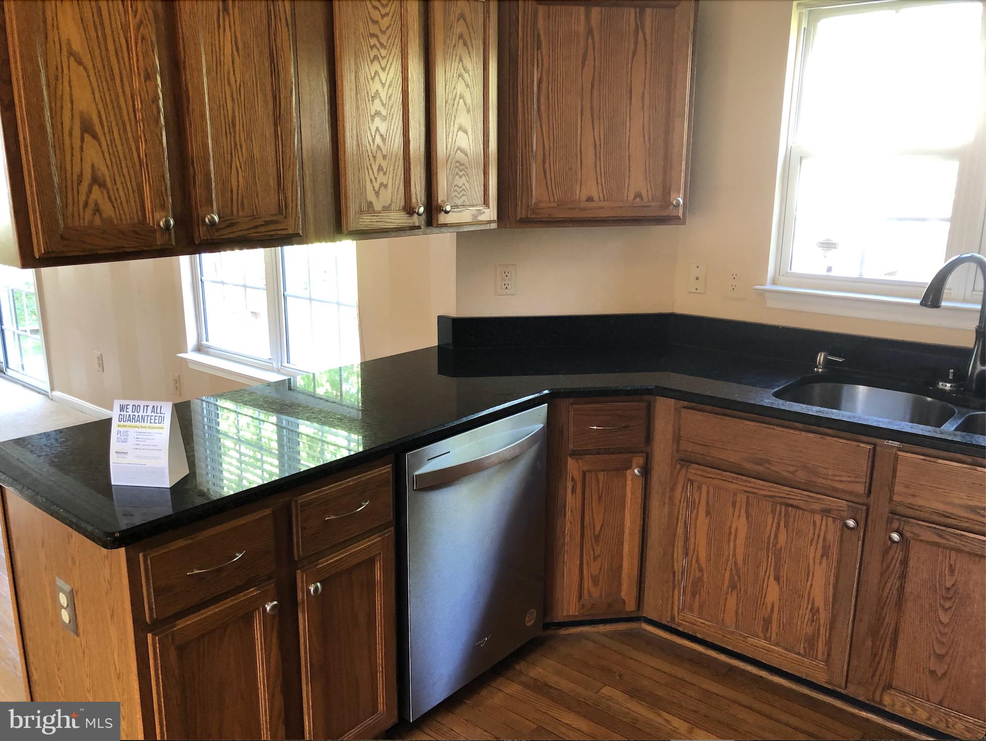 46490 Cedarhurst Drive Sterling, VA 20165 - Photo 9 of 37 Kitchen View