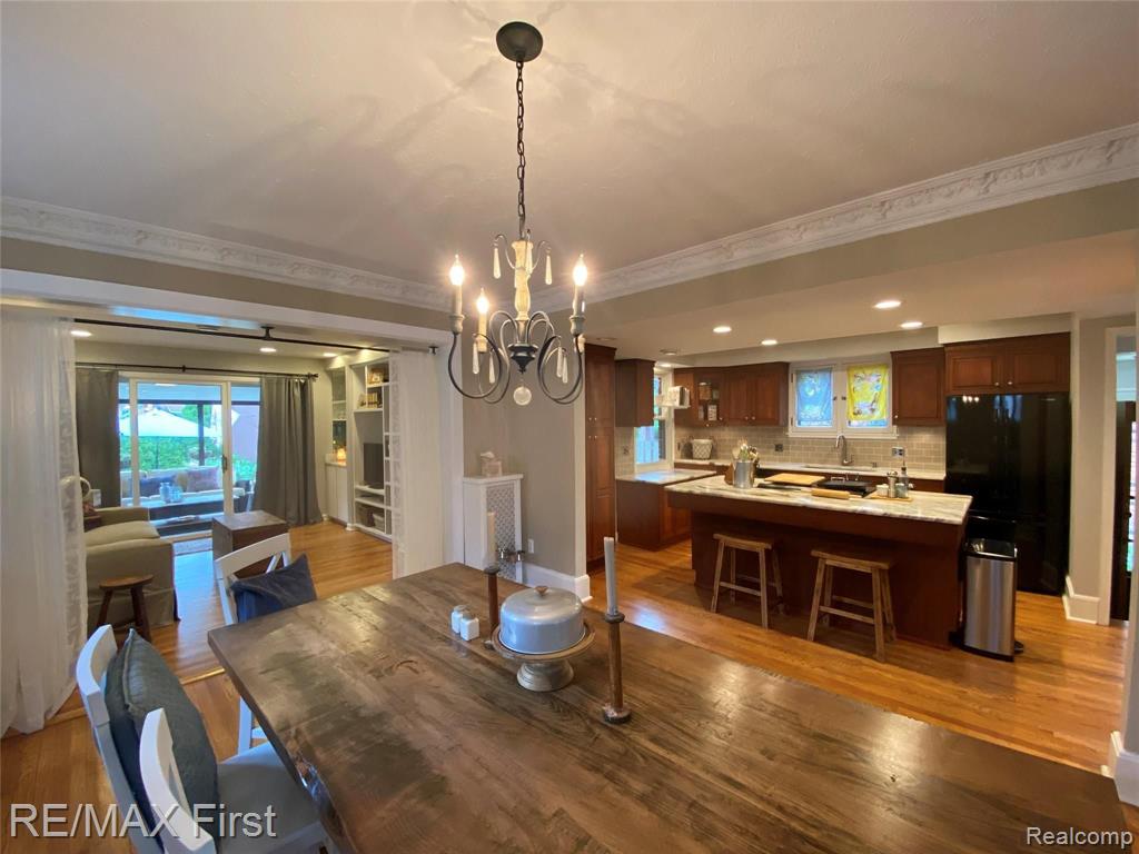 240 Fisher Road Grosse Pointe Farms, MI 48230 - Photo 4 of 54