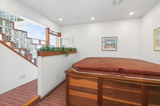 $1,599,000 | 55 Interlachen Drive, Excelsior, MN 55331