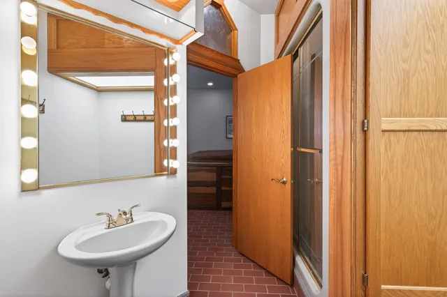 $1,599,000 | 55 Interlachen Drive, Excelsior, MN 55331