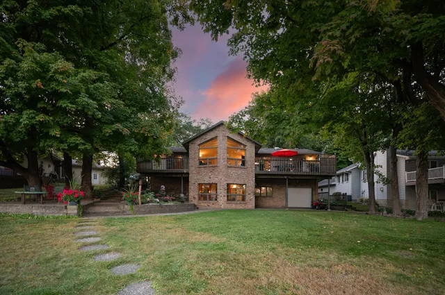 $1,599,000 | 55 Interlachen Drive, Excelsior, MN 55331