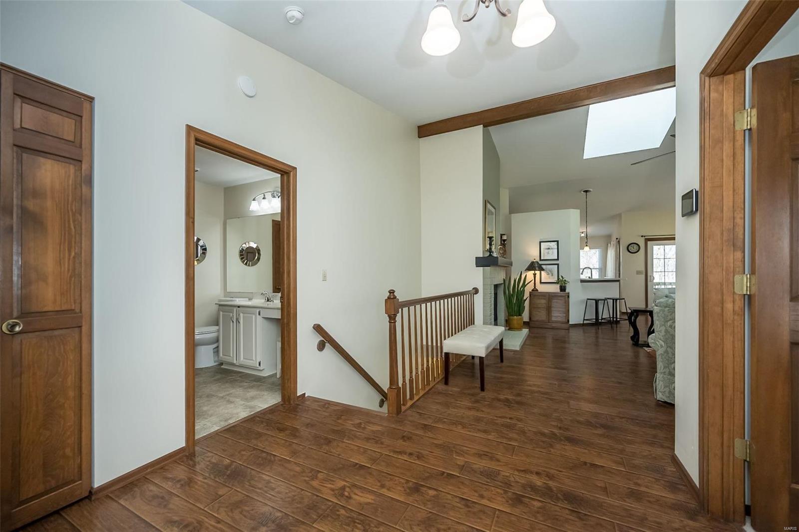 558 Oak Ridge Trails Court Ballwin, MO 63021 - Photo 5 of 44 Gallery Image 5