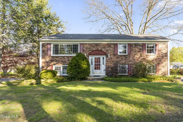 $365,000 | 3158 Lone Pine Road, Guilderland, NY 12303