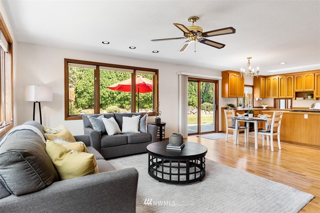 10426 Northeast 198th Street Bothell, WA 98011 - Photo 13 of 28 Gallery Image 13