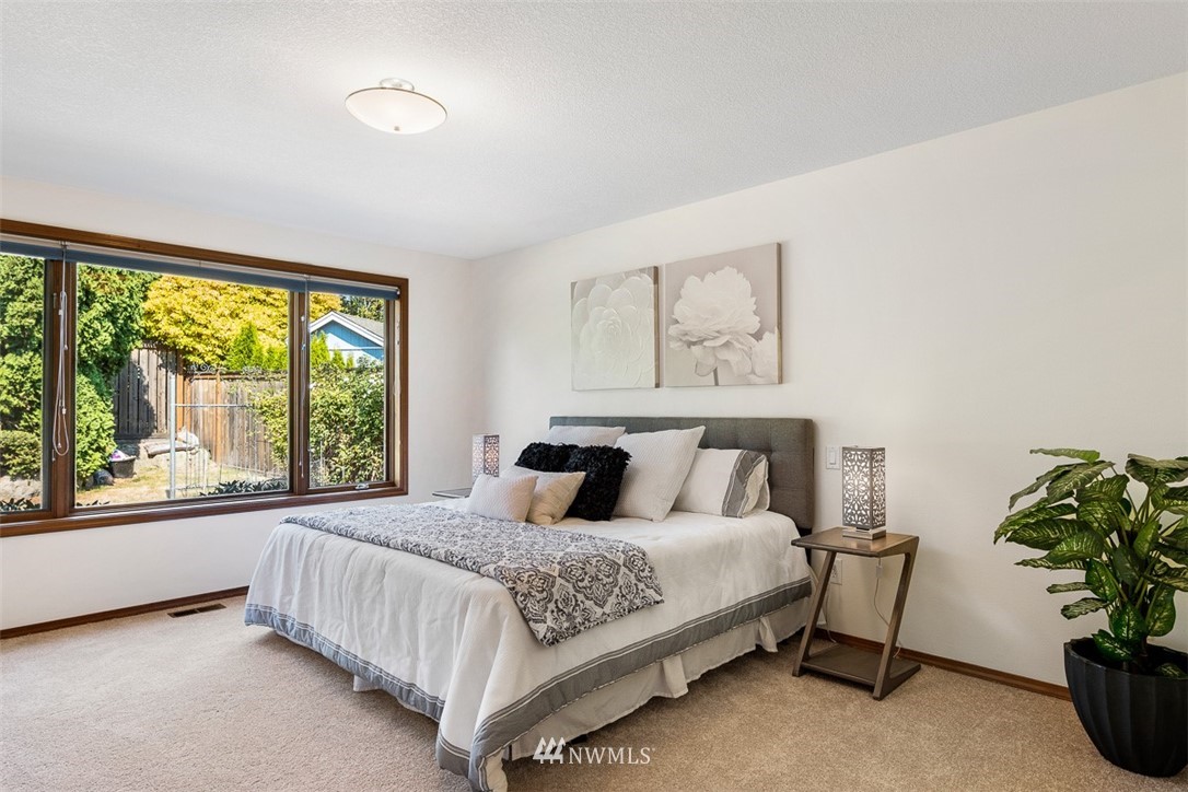 10426 Northeast 198th Street Bothell, WA 98011 - Photo 14 of 28 Gallery Image 14