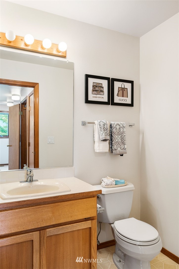 10426 Northeast 198th Street Bothell, WA 98011 - Photo 21 of 28 Gallery Image 21