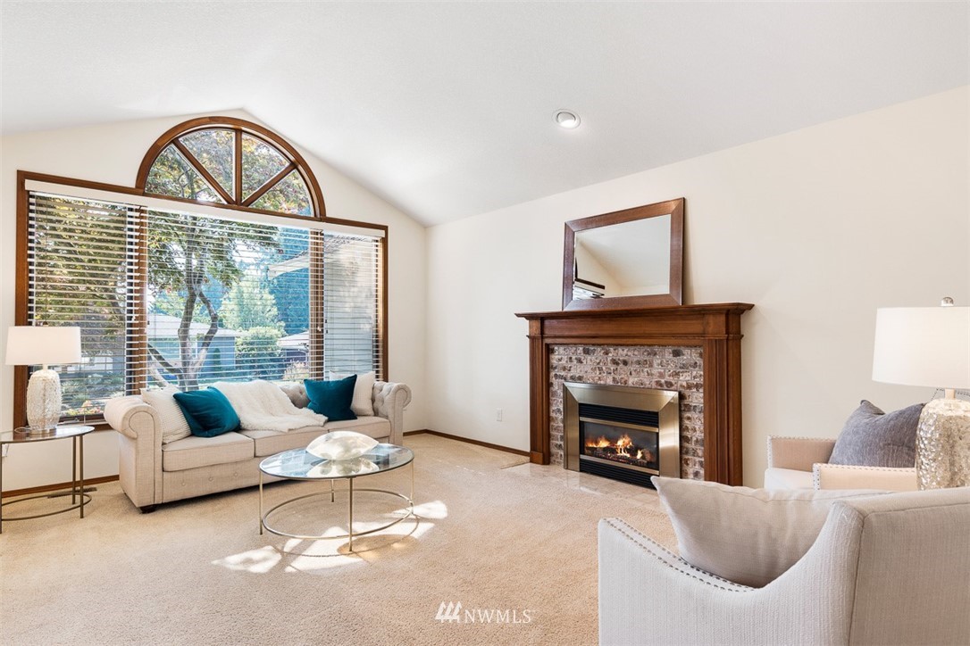 10426 Northeast 198th Street Bothell, WA 98011 - Photo 5 of 28 Gallery Image 5