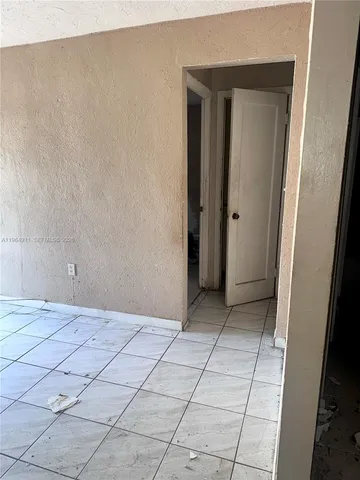 $200,000 | 1220 Northwest 70th Street, Miami, FL 33147