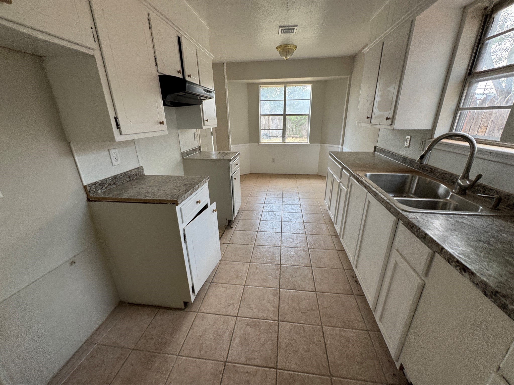 5431 45th Street Lubbock, TX 79414 - Photo 5 of 15