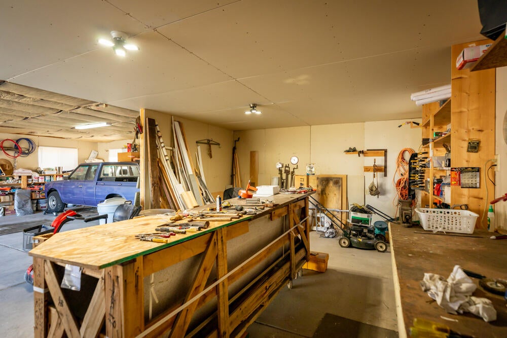 7550 Booth Road Klamath Falls, OR 97603 - Photo 11 of 85 7550+7600BoothRd.-32