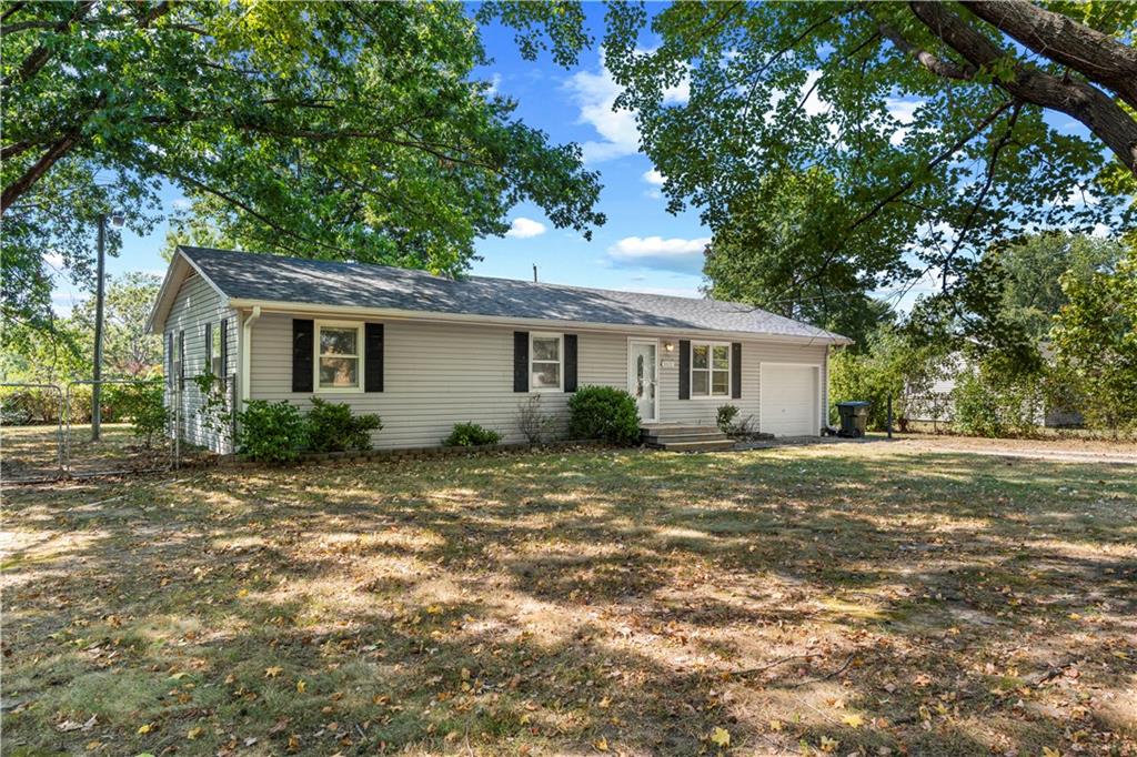 18822 South 1491st Road Nevada, MO 64772 - Photo 1 of 28 Gallery Image 1