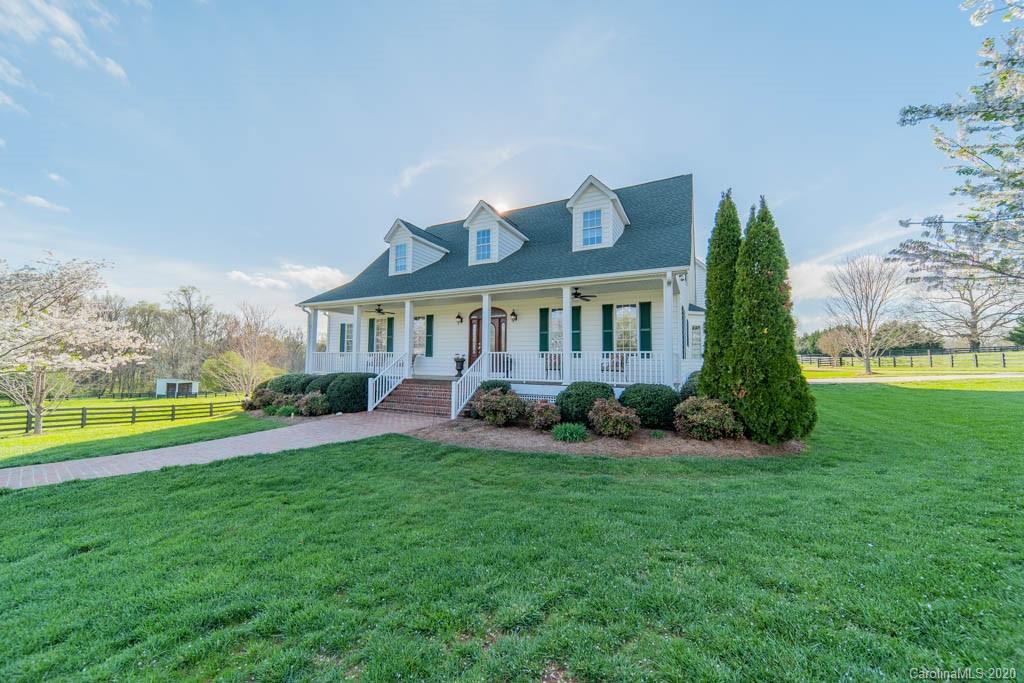 1121 Crossland Road Clover, SC 29710 - Photo 2 of 48